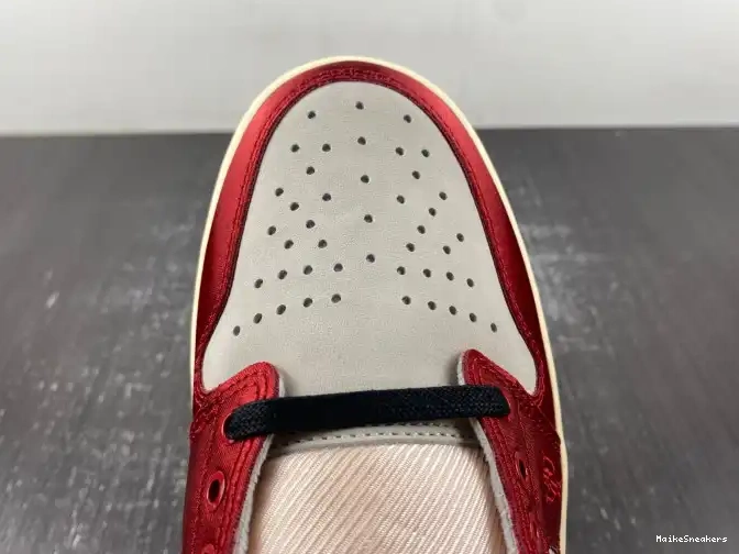 MaikeSneakers x Trophy FN0432-100 Air Away Jordan Room OG 1 Low 0421